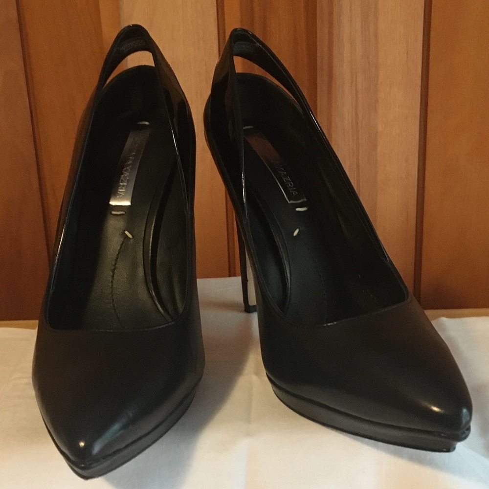 BCBG MAXAZRIA Black Slingback Platform Pumps- 7.5